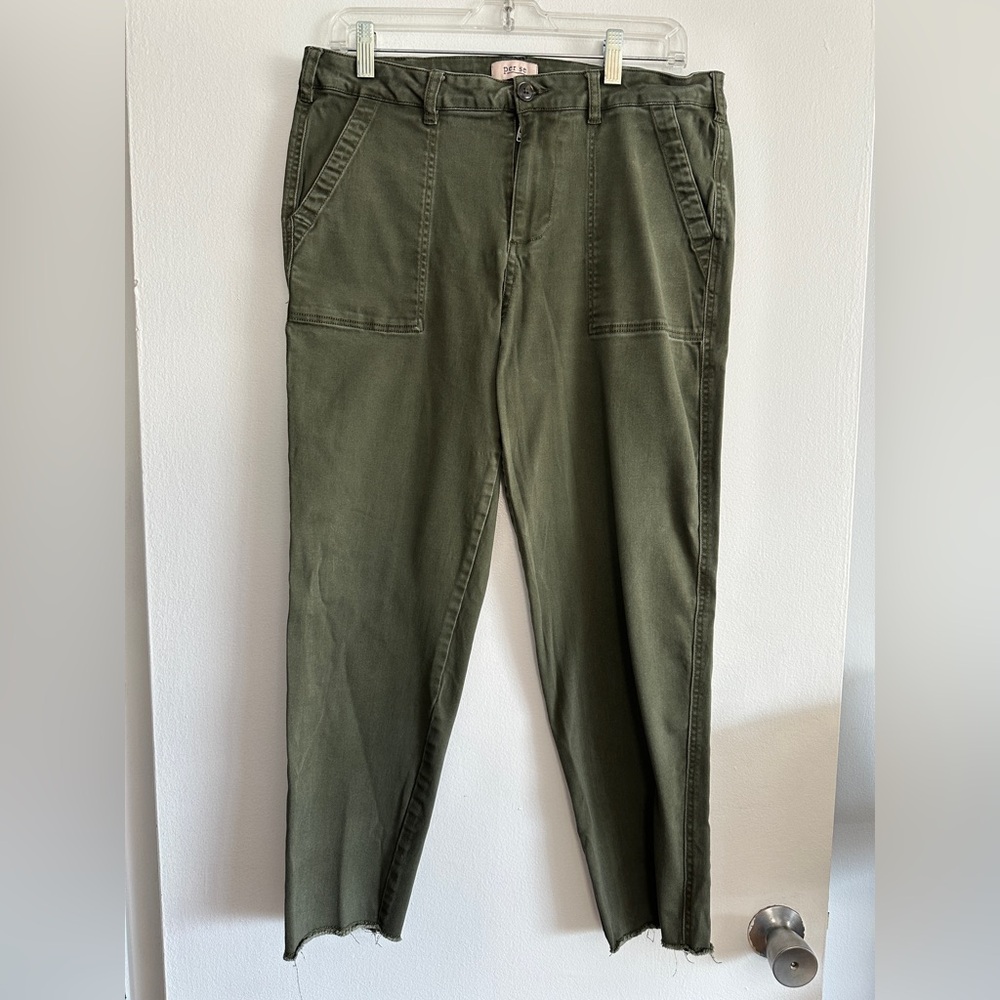 Per Se Olive Green Cropped Pants